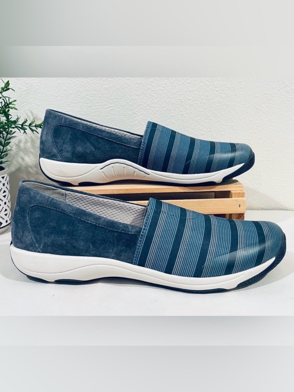 Dansko Blue “Harriette” Suede & Striped Fabric Slip-On Flats | Slip Proof | EUC